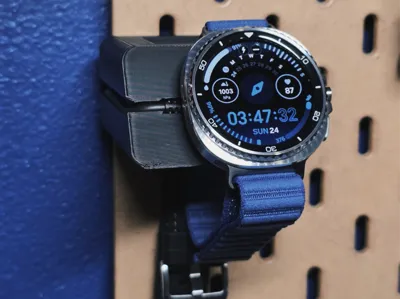 Galaxy watch Skadis mount with straps holder