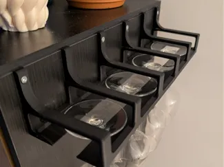 Support de verres a pieds suspendus