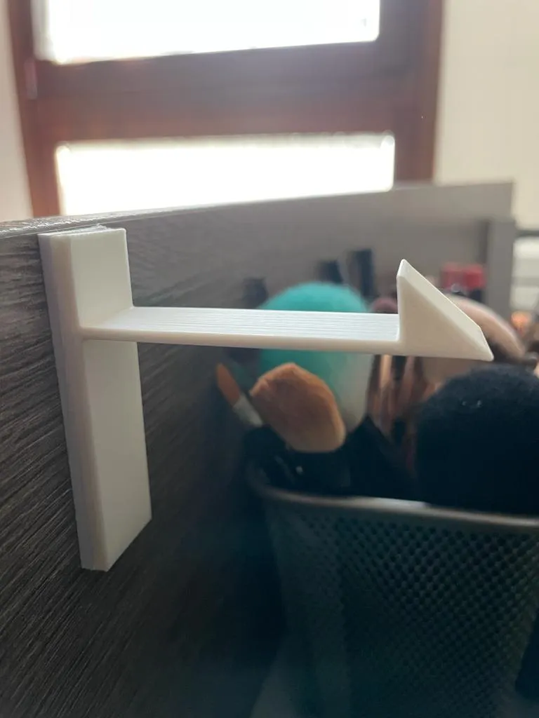Childproof lock for curved drawer