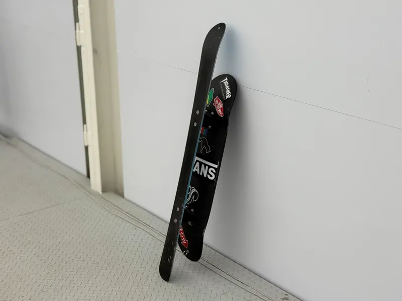 Snow Skateboard DIY Kit (Jacky is Working)