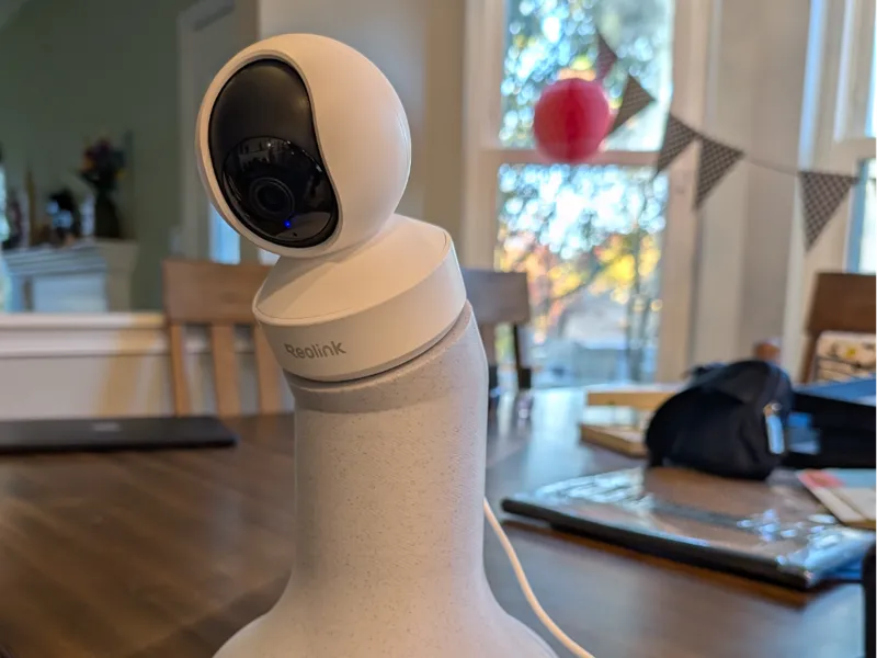 Reolink E1 Riser