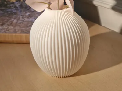 Vase “Liora” – Timeless Elegance & Fine Details