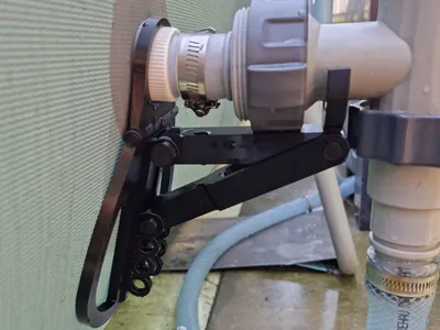 Adjustable Pool Pipe Holder 