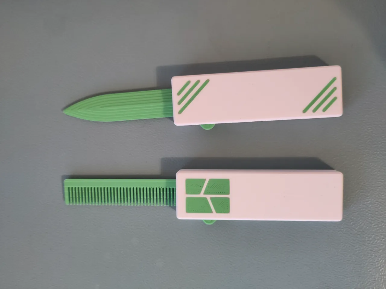 Double Action OTF Knife/Comb view 4
