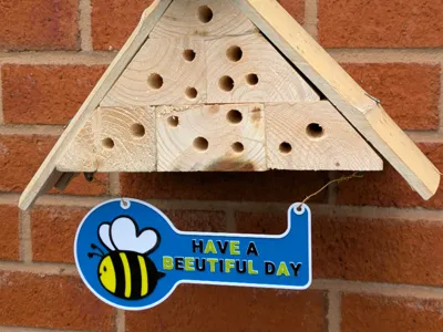 Bee pun sign