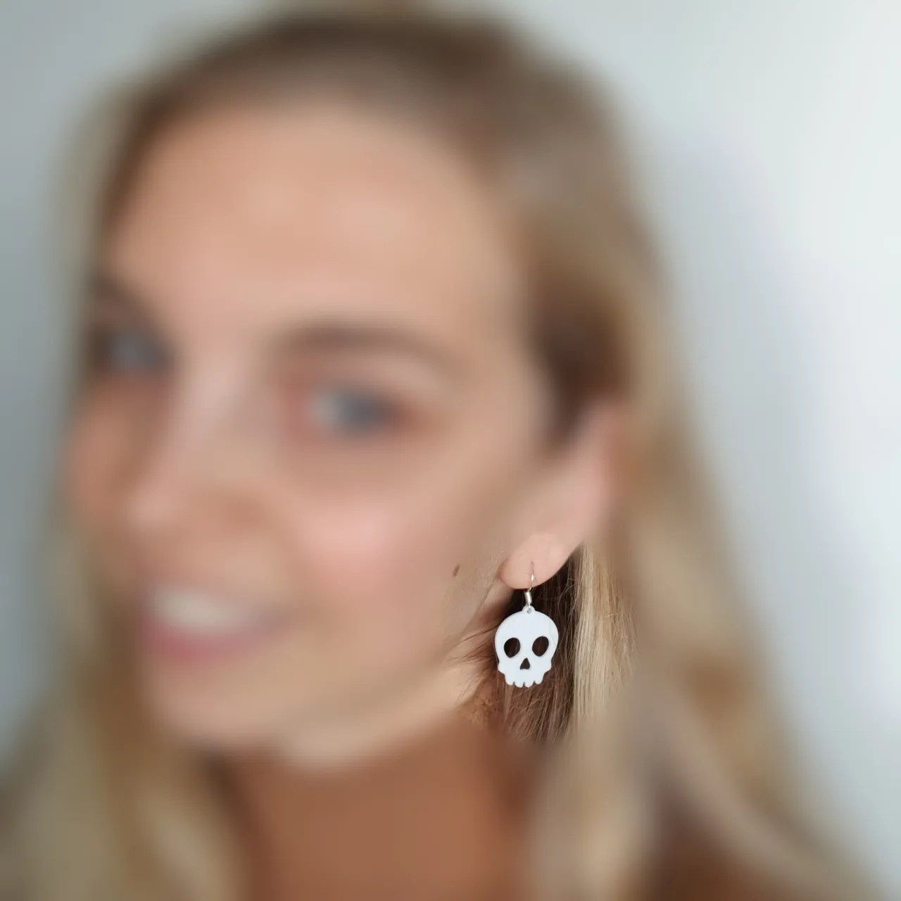 Skull earrings halloween view 2