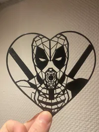 Cœur Deadpool en relief plat — photo 2