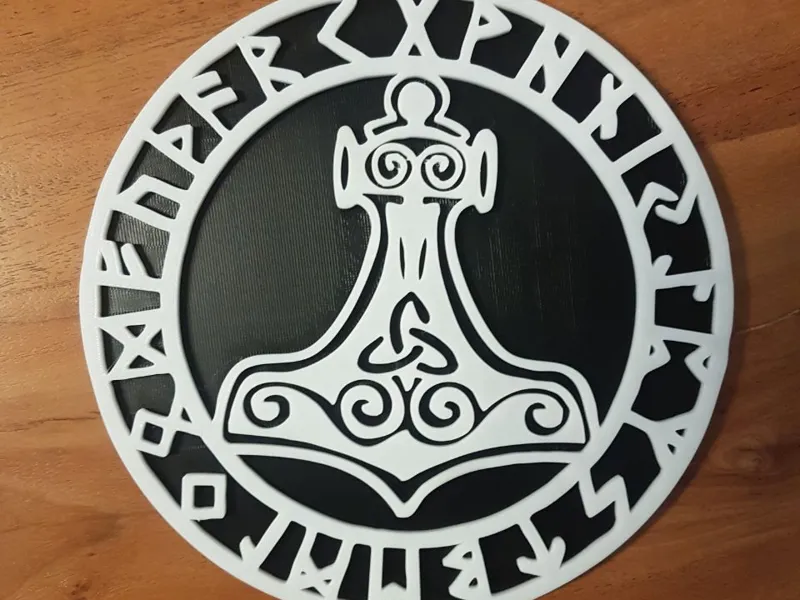 Wandtattoo mjölnir mit Runenzeichen Thorshammer