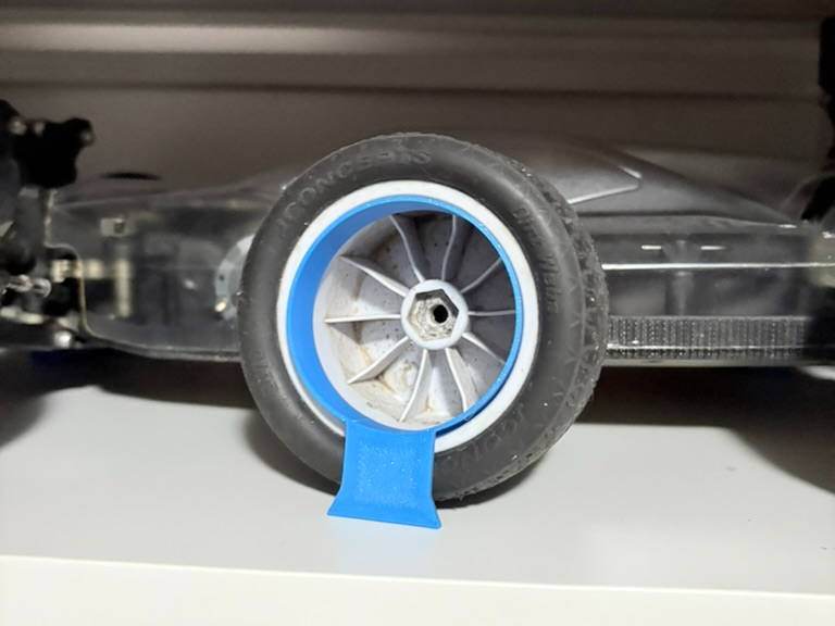RC car shelf display tire anti-deform helper