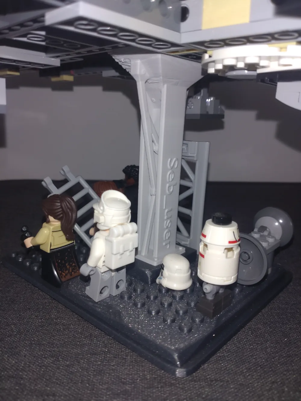 Stand for Brick Models with custom base plate by Seb MakerWorld ...