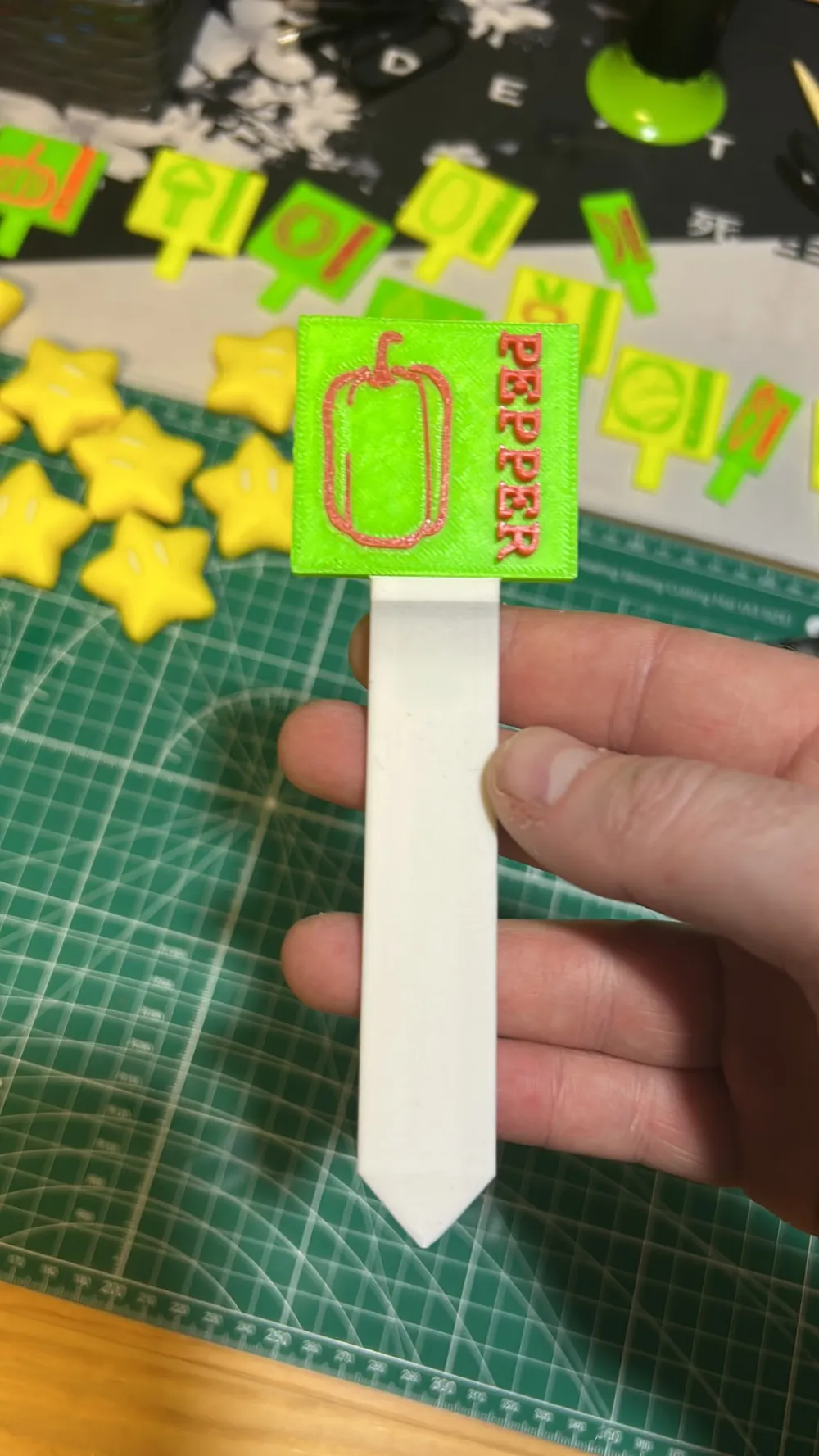 Plant label signs modular design - Free 3D Print Model - MakerWorld