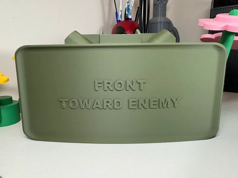M18 Claymore Anti-Personnel Mine (cosplay)