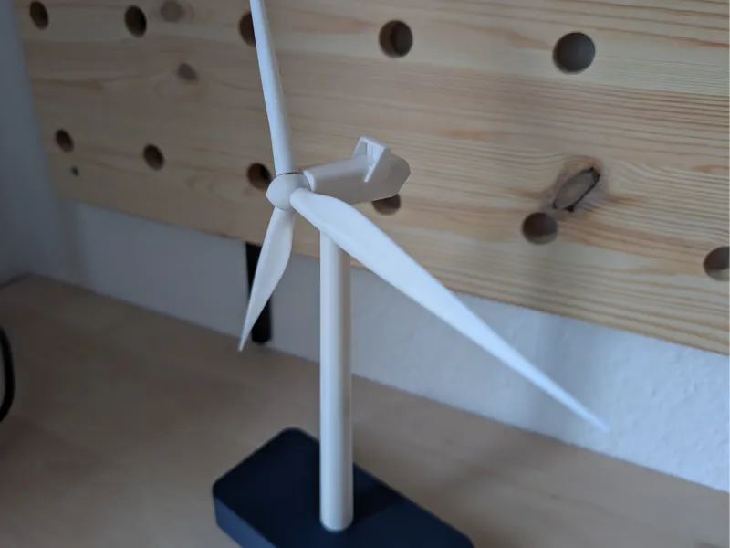 Wind Turbine Mini Model Vestas, Carry Version Box 