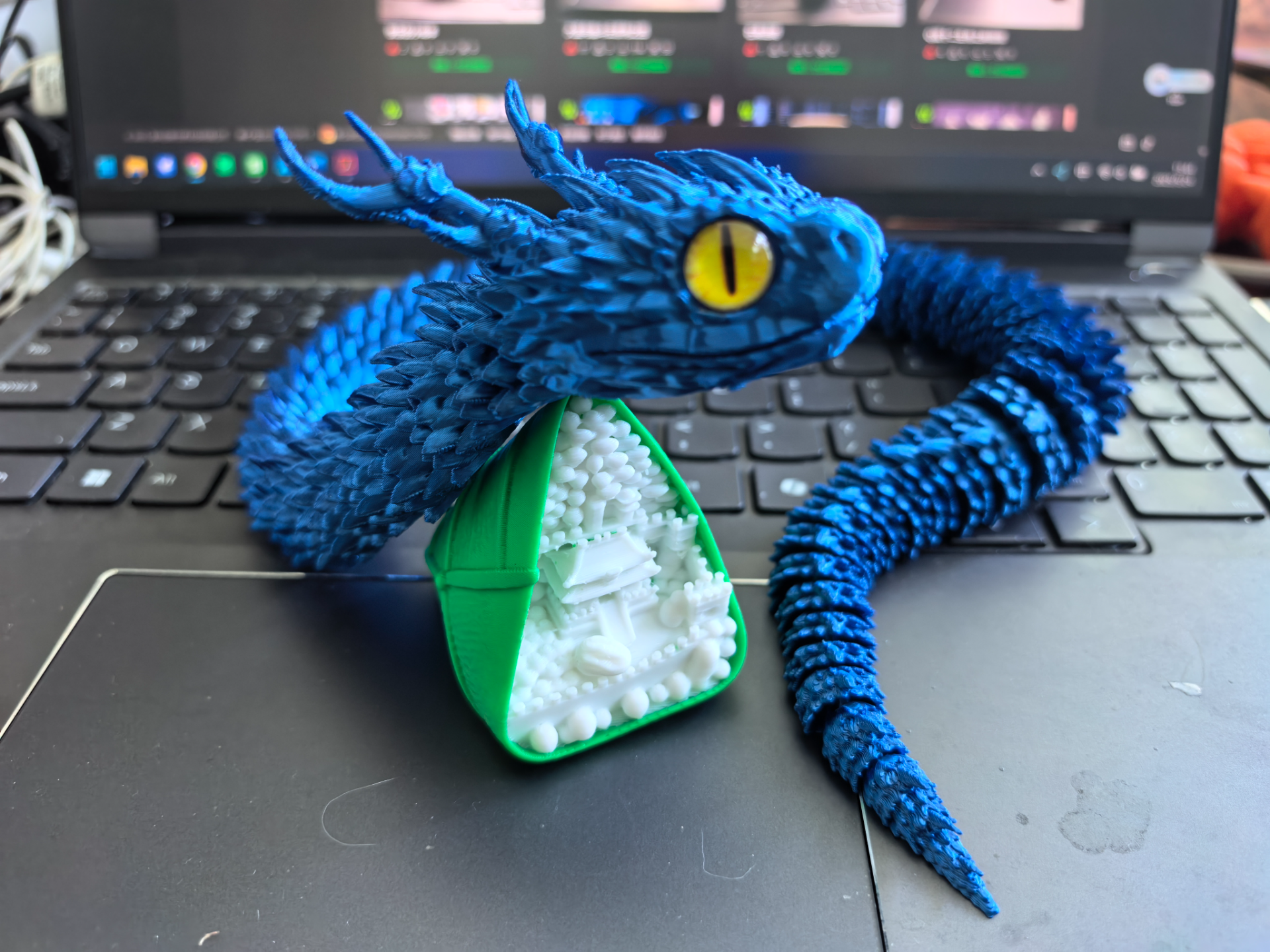 Xuanhai Demon Dragon - Entegre yazdırılabilir mobil versiyon - yılan hediyesinin