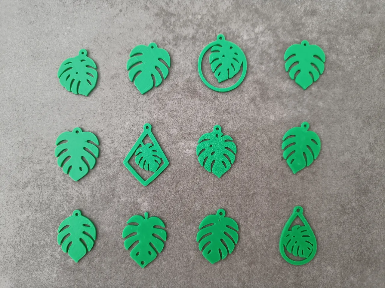 12 Monstera earrings set view 3