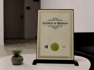 Graduation Diploma Stand – A4 Certificate Display