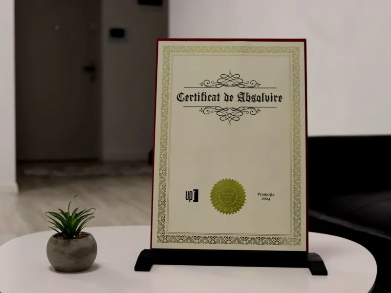 Graduation Diploma Stand – A4 Certificate Display