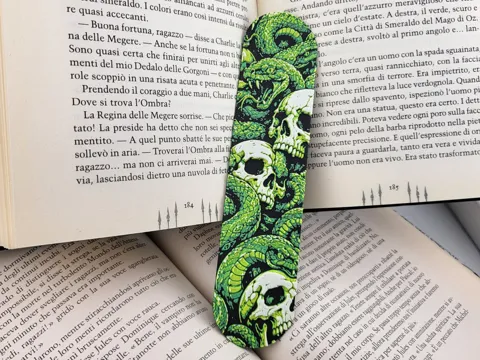 Accesorio de lectura: Gothic skull Serpent Bookmark Book Decor & Reading — referencia de MakerWorld