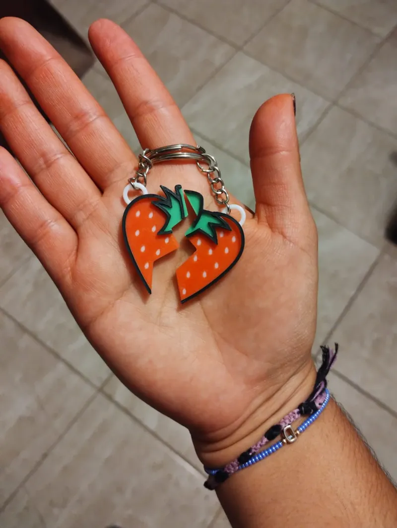 strawberry heart couple keychain without ams