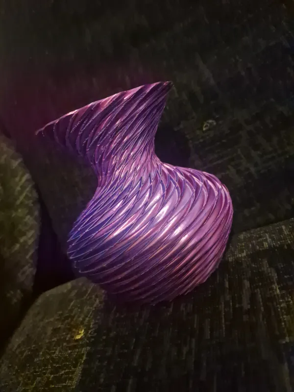 Vase à effet tourbillon