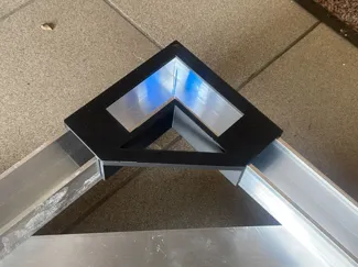 Welding tool for metal bars