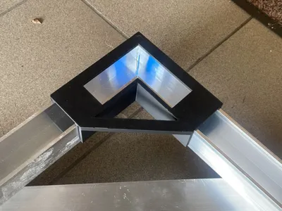 Welding tool for metal bars