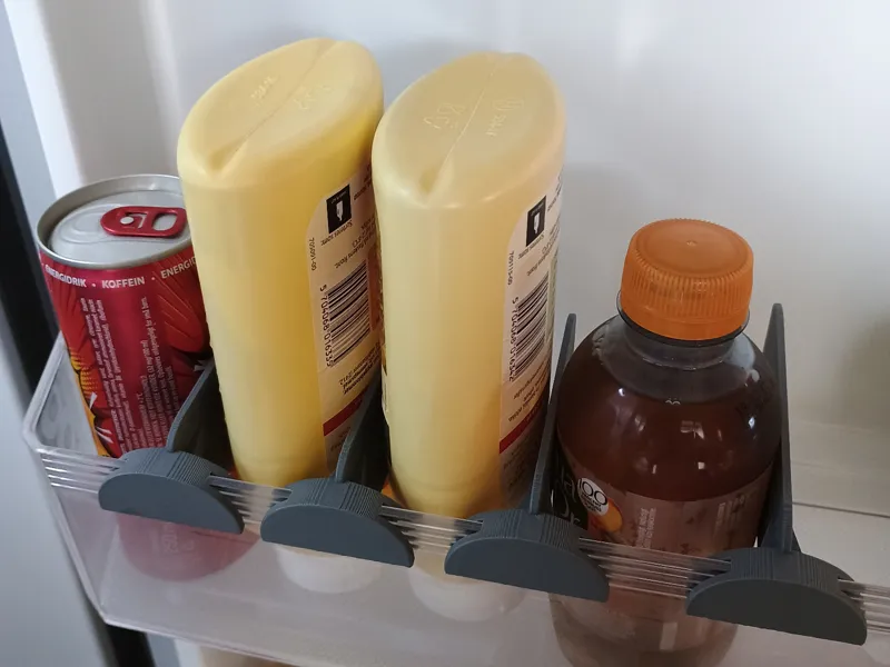 Refrigerator shelf dividers