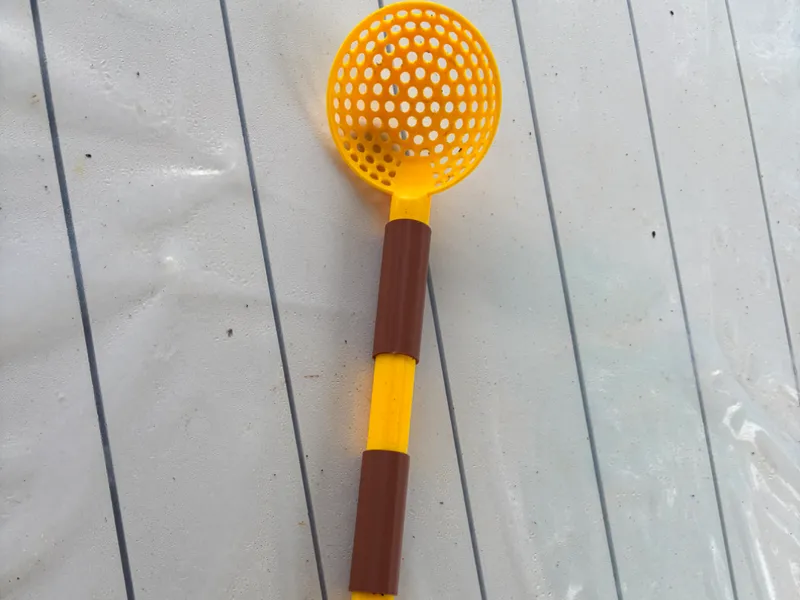 Long handled poop scoop