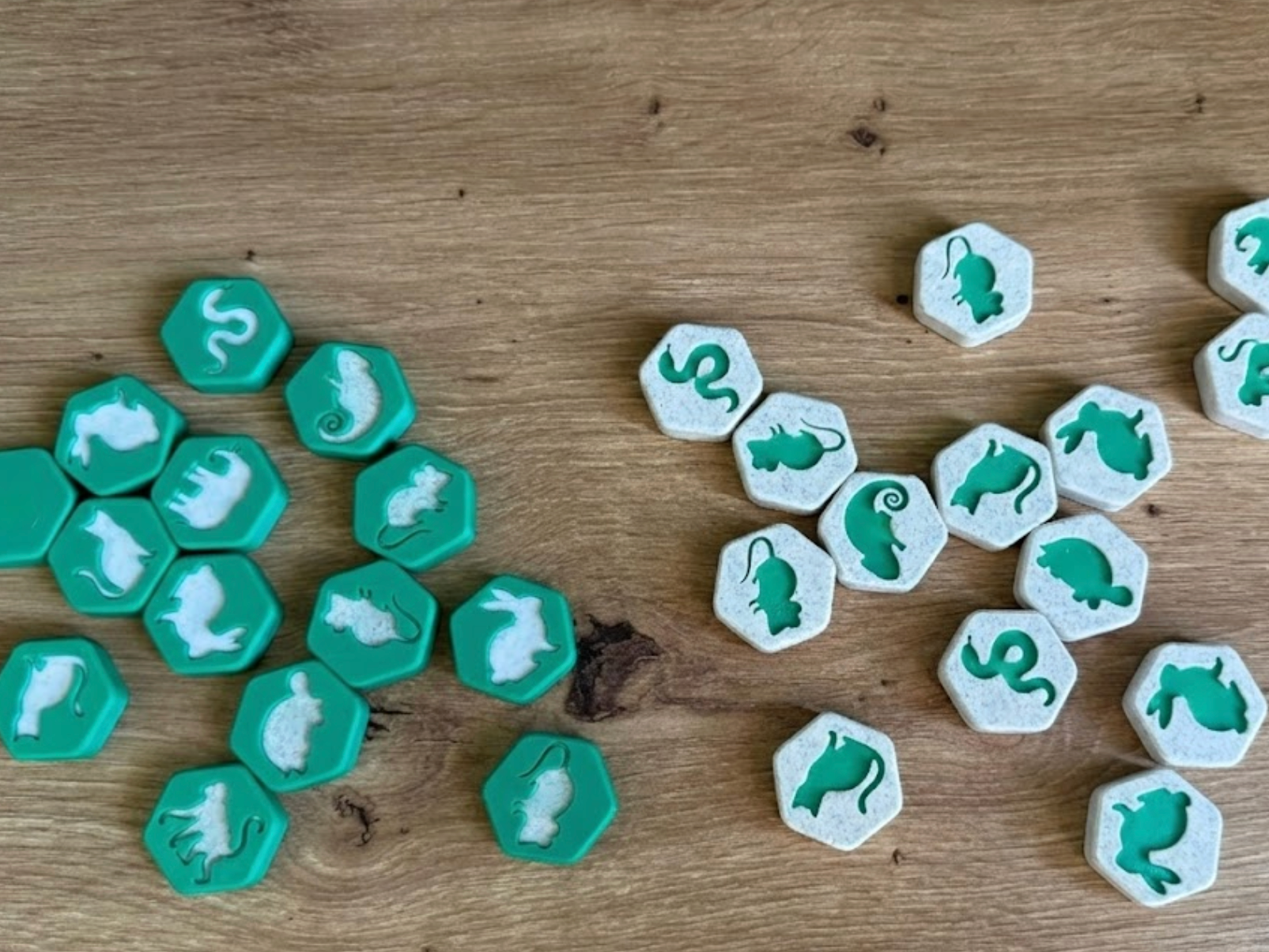 Animal Hive - A Strategic Tactical Game