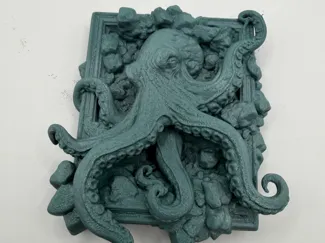Krake im Rahmen – Eindrucksvolle Wandkunst