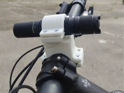 Flashlight bike mount, arc dovetail, quick removal
