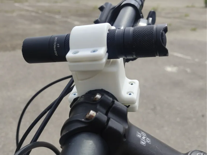 Flashlight bike mount, arc dovetail, quick removal