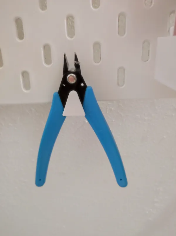 Support universel pour cutter - panneau Ikea Skådis