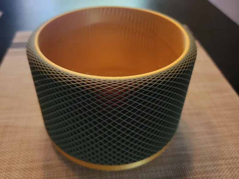 Multicolor Mesh Pot