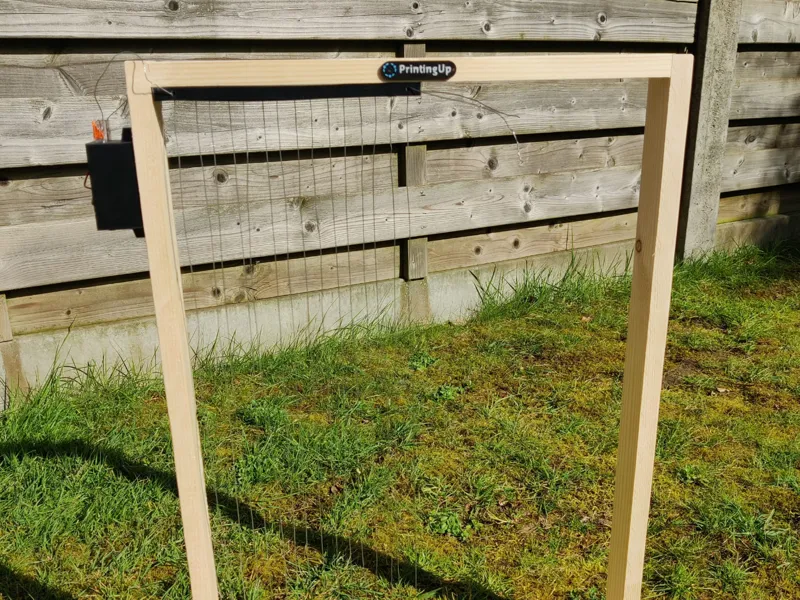 Modular bee harp metal wire spacers