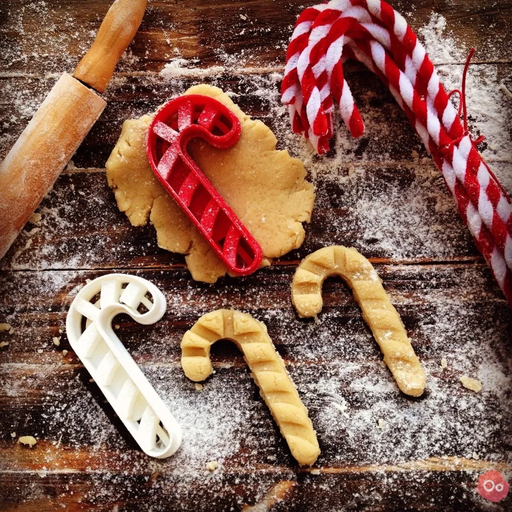 Candy Cane Cookie Cutter by OogiMe MakerWorld