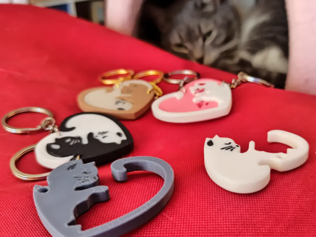 cat couple lovers heart keychain puzzle by orama3dvibes MakerWorld: Download Free 3D Models - 3D model önizlemesi