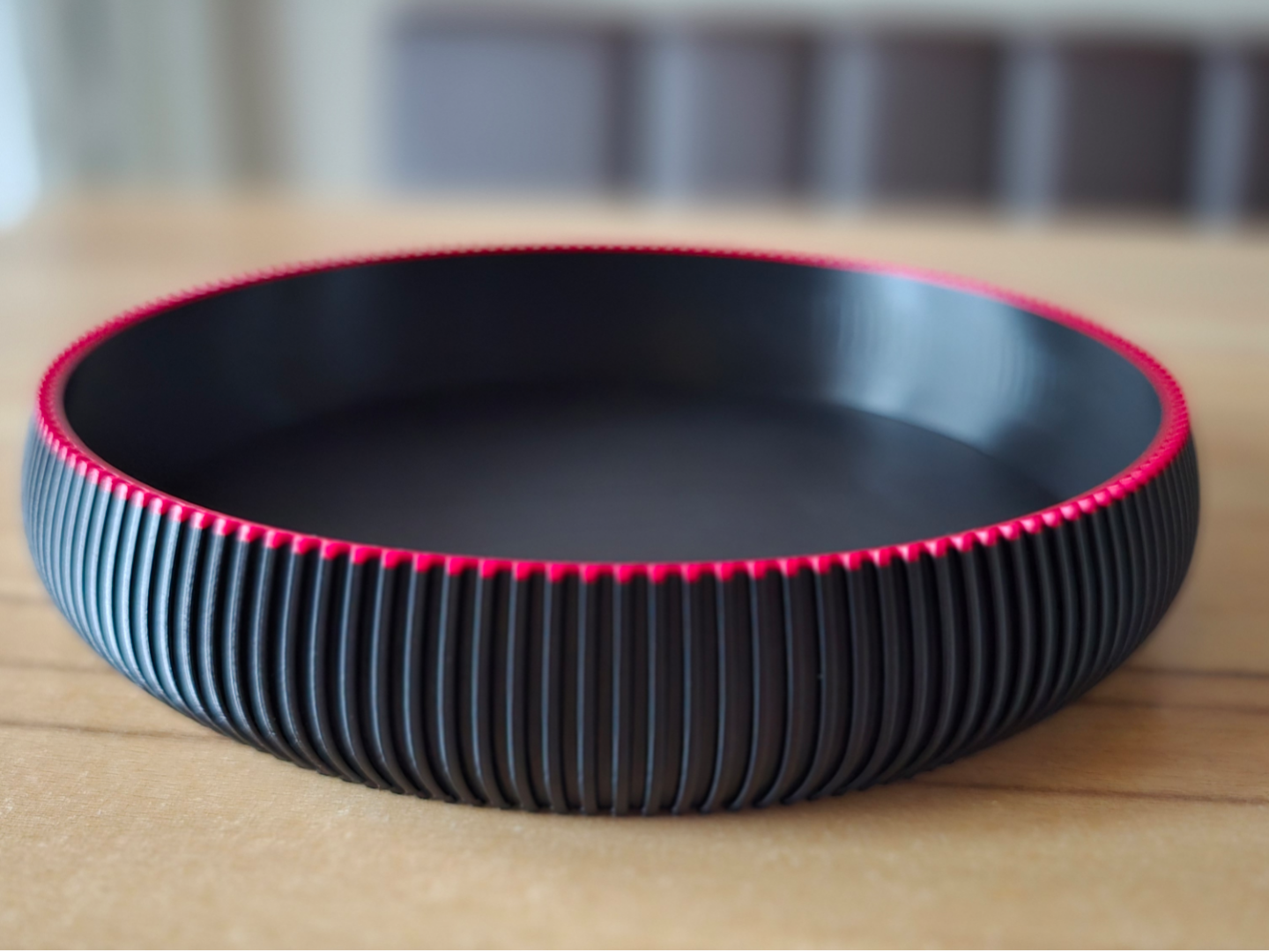 RIBBED CORE BOWL – Moderne Design-Schale