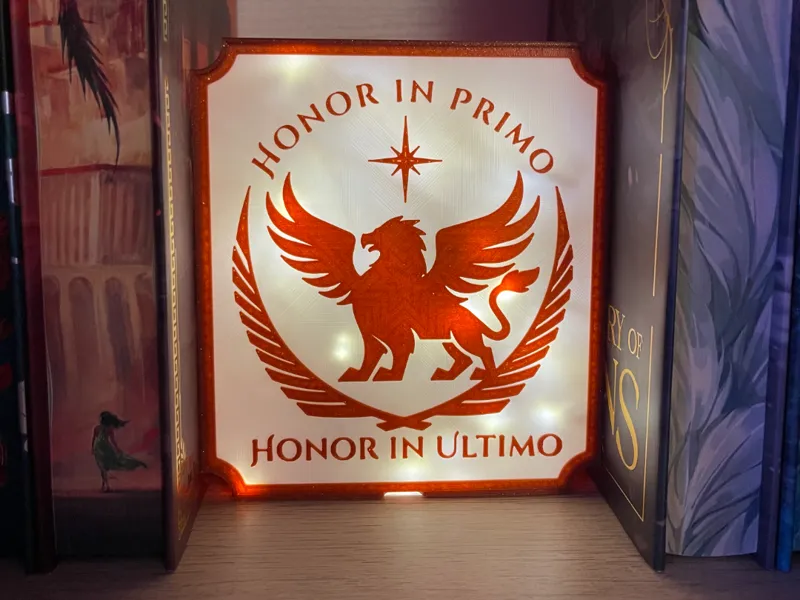 Honor in Primo, Honor in Ultimo Light-Up Book Nook