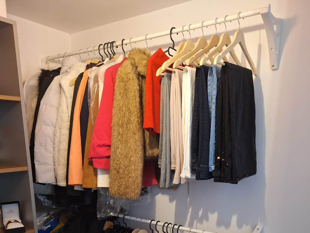 Heavy-Duty Shelf Bracket for Clothing Racks