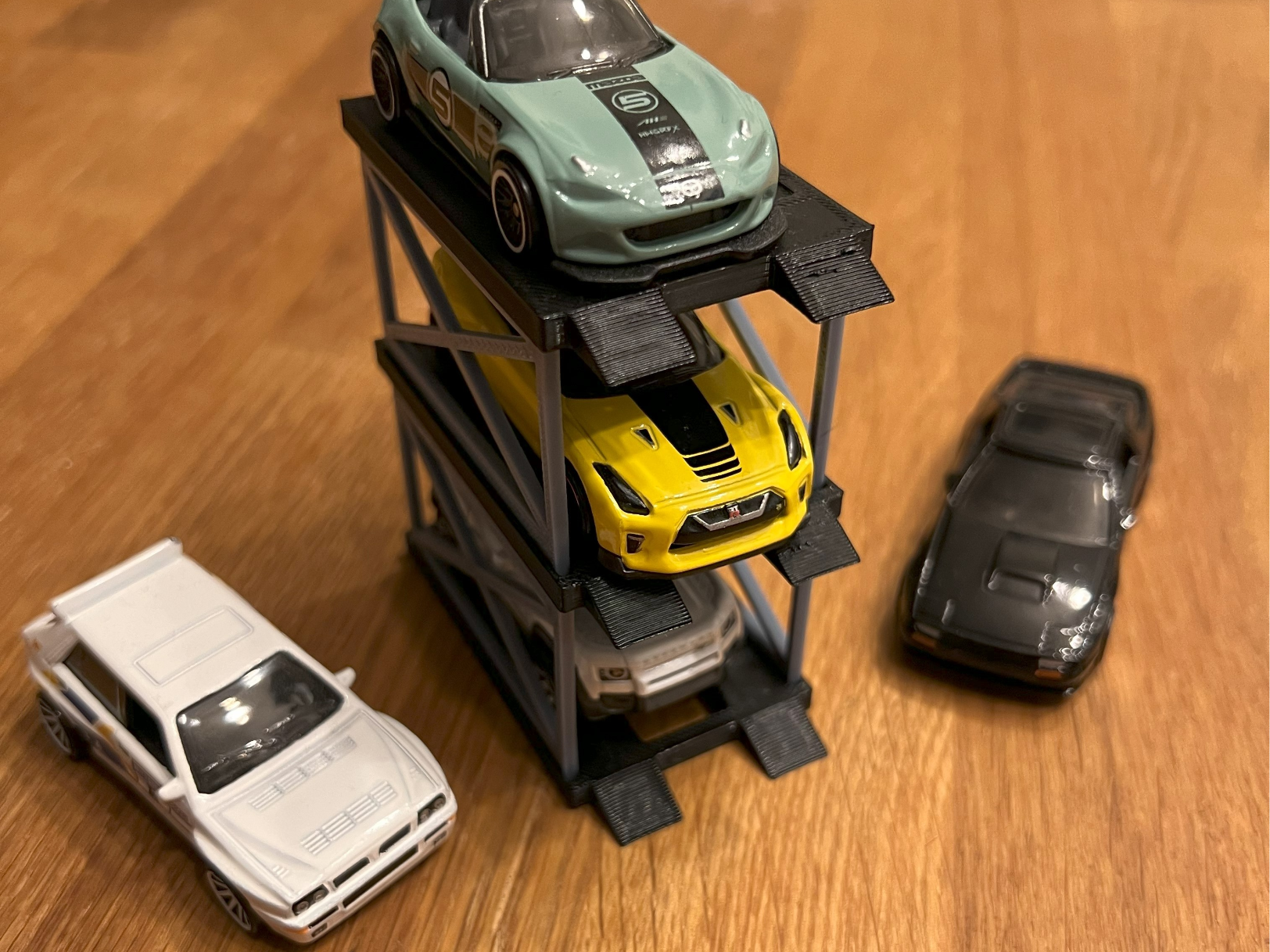 modular and stackable 1/64 car diorama garage