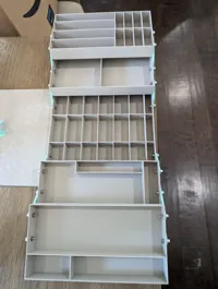 Hinges scaled correctly, M2.5/M3 screws/nuts required