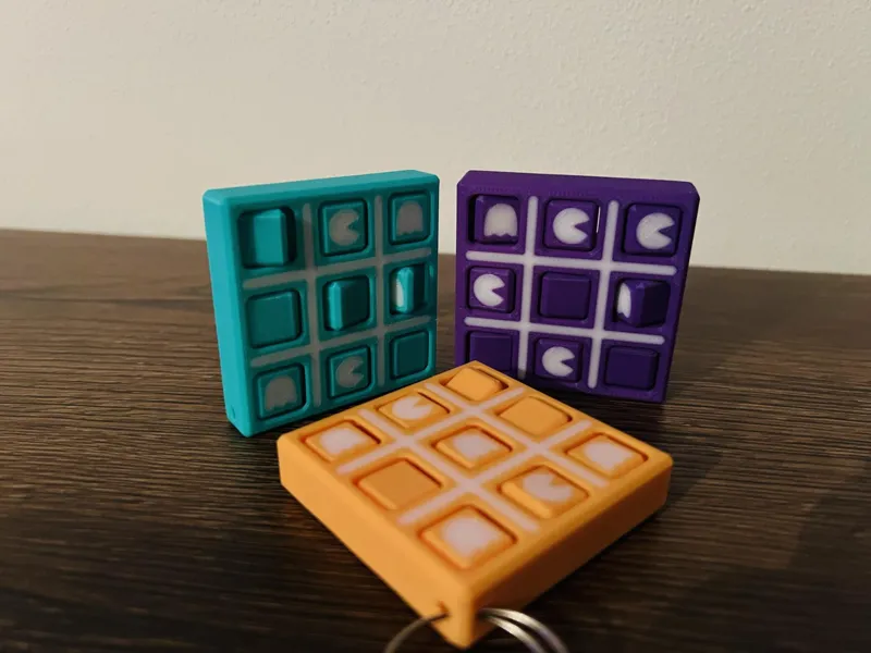 TicTacToe - Small Keychain - Pac-Man