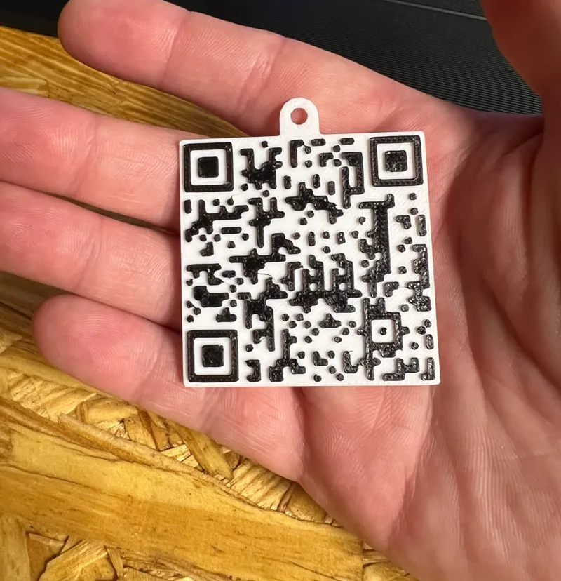 Keychain Rick Roll QR Code