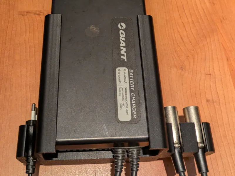 Charger wallmount for Gaint battery charger