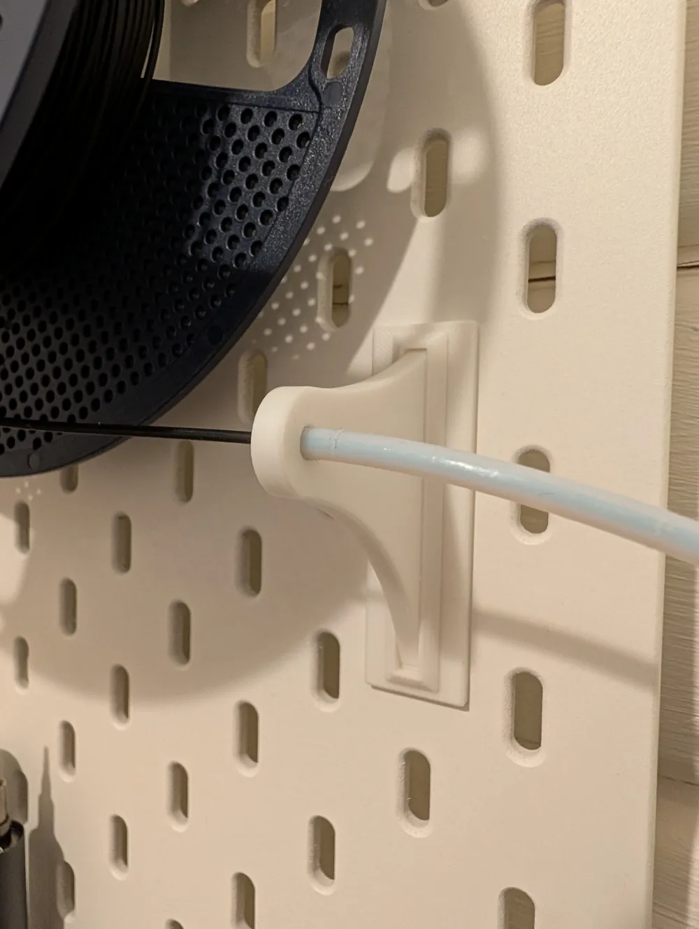 Skådis Spool holder - Free 3D Print Model - MakerWorld