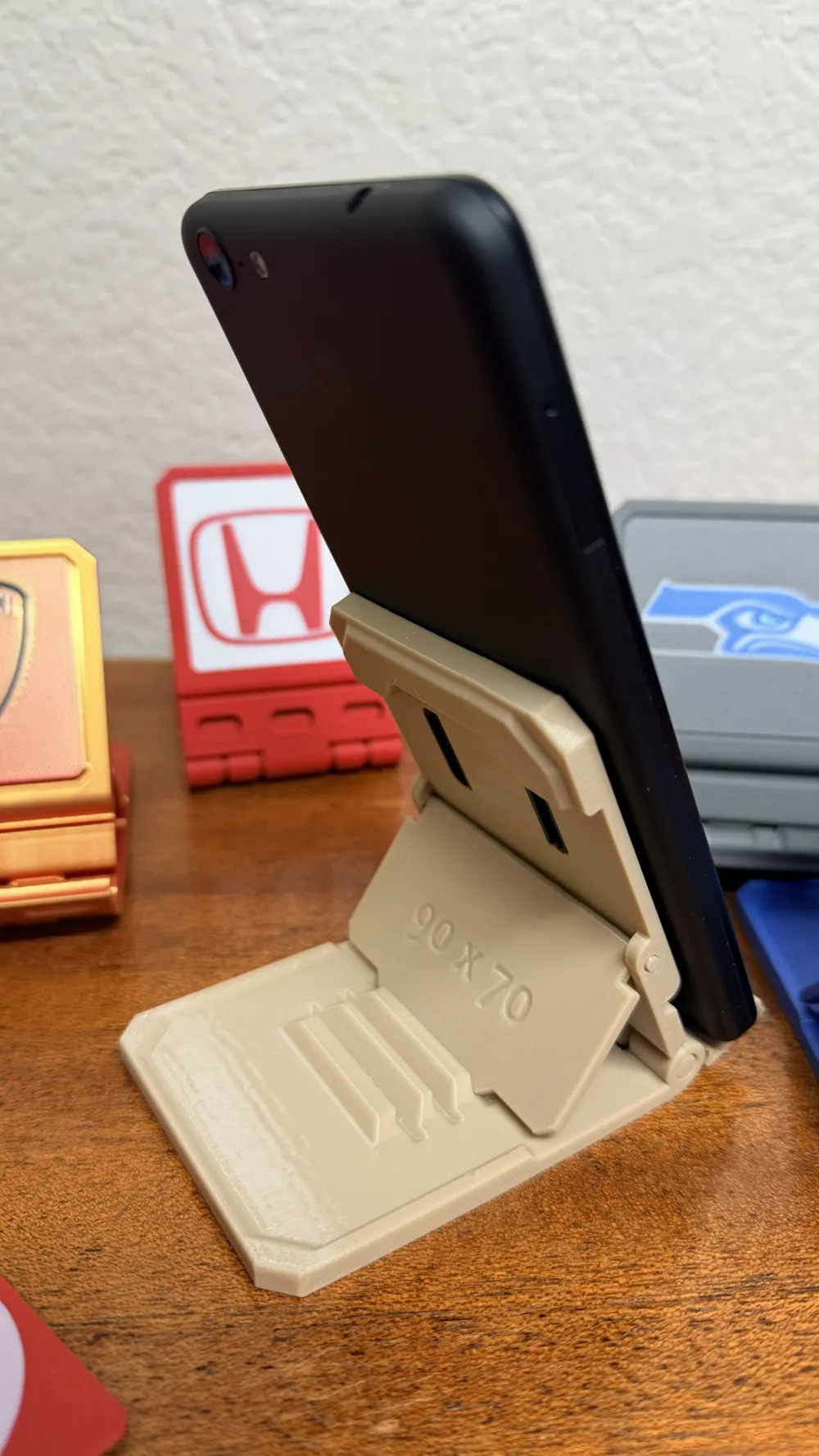 Phone Stand with Customizable Labels - Free 3D Print Model - MakerWorld
