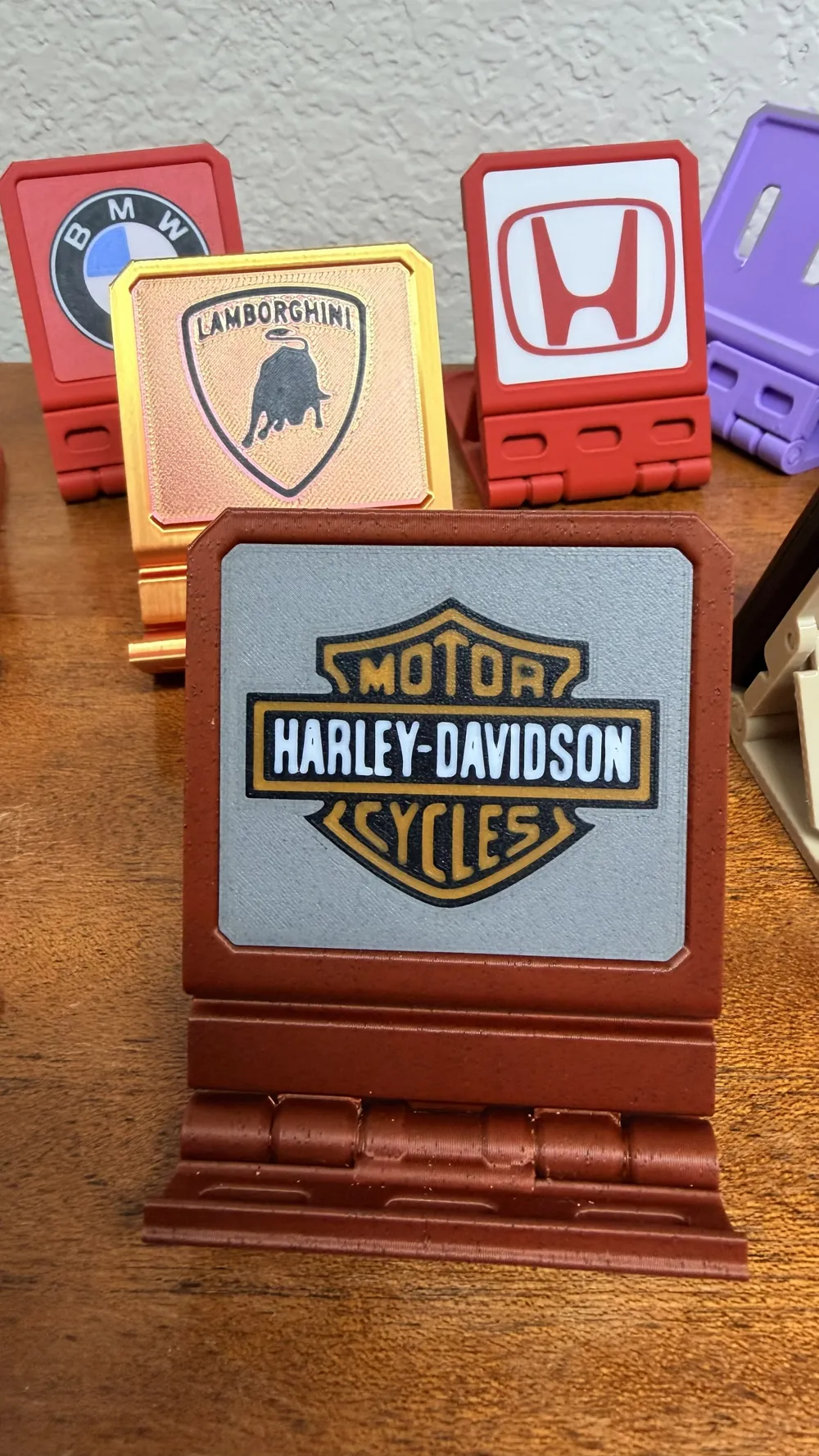 Phone Stand with Customizable Labels - Free 3D Print Model - MakerWorld