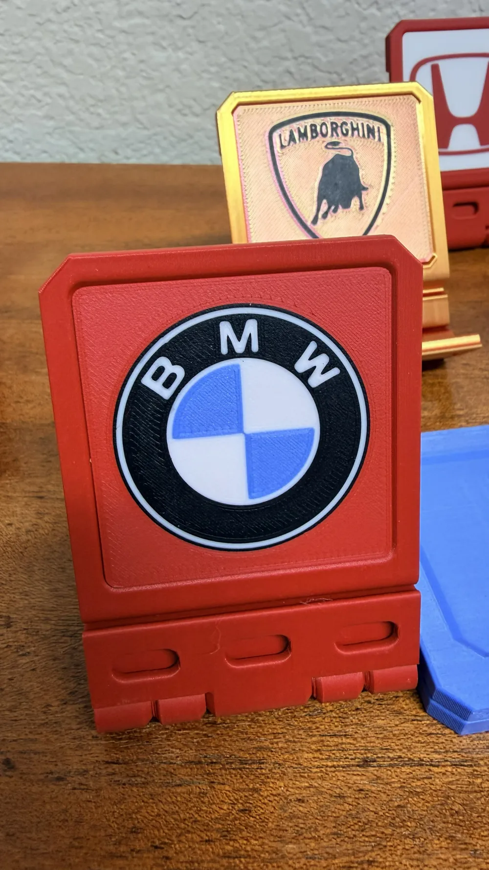Phone Stand with Customizable Labels - Free 3D Print Model - MakerWorld