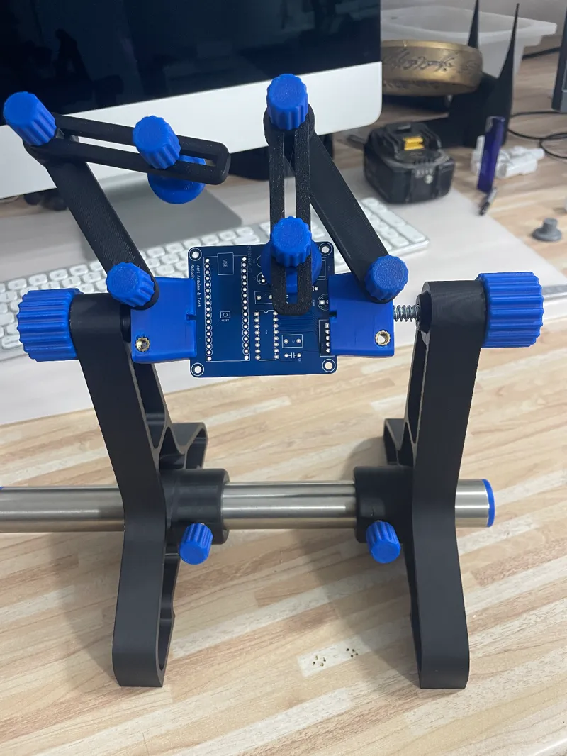 PCB Holder with Magnetics 